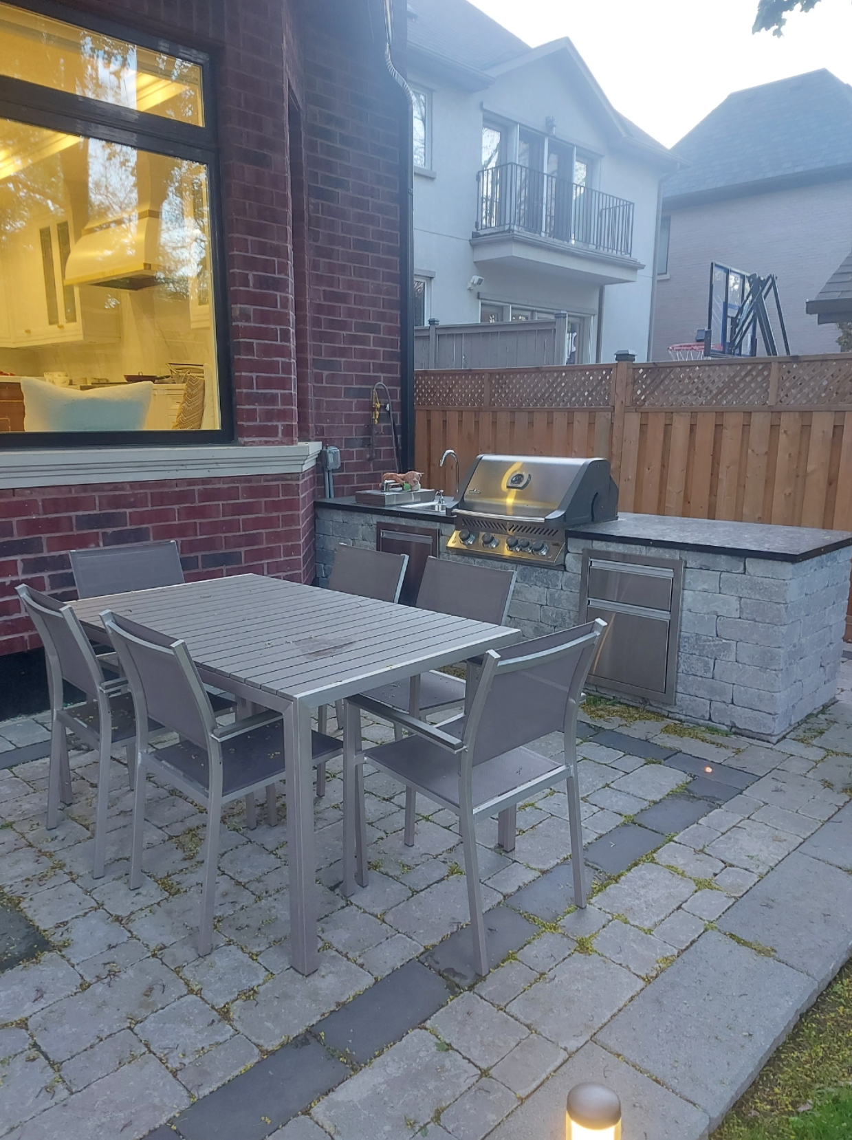 Personal and Outdoor Dining